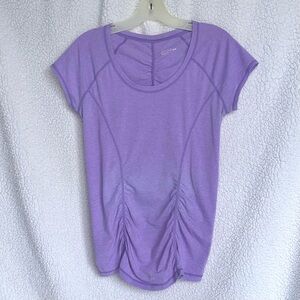 Zella athletic ruched lavender tee, flattering workout top